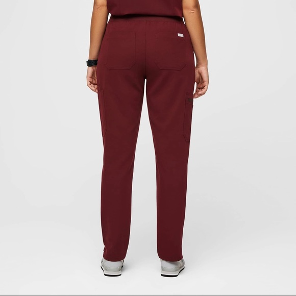 Figs Yola Skinny Scrub Pant in Maroon size Medium Tall - Picture 4 of 4